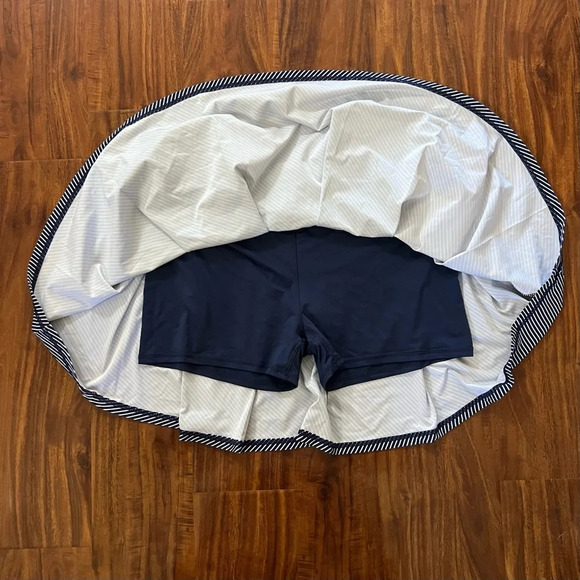 Kyodan Athletic Tennis Skort Skirt Womens size large Navy Blue and White Stripe - Picture 3 of 5